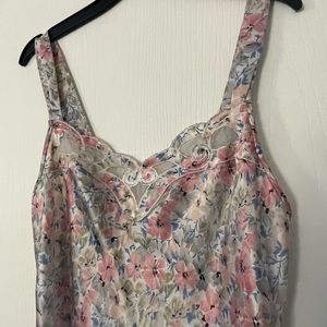 5/25$ Vanity Fair size Small slip dress